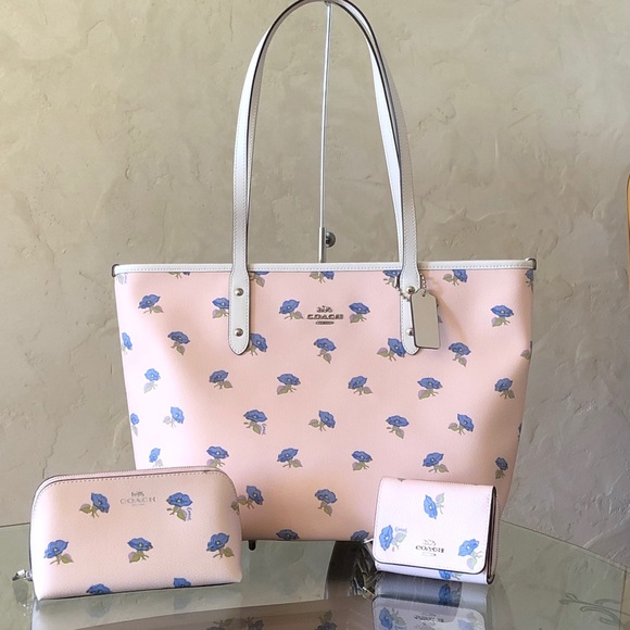 Coach Handbags - NWT Coach Floral Snow White Zip tote&wallet&pouch